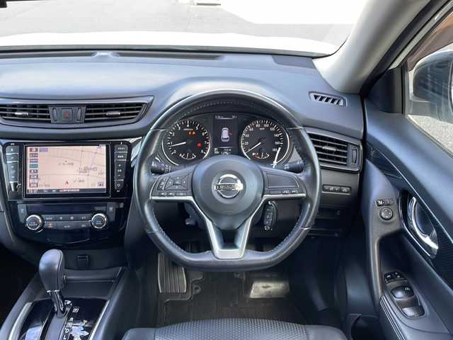 日産 エクストレイル 20X 山口県 2017(平29)年 6.5万km ブリリアントホワイトパール ワンオーナー/フリップダウンモニター/純正9インチナビ/・Bluetooth/・フルセグテレビ/・DVD再生/ETC/エマージェンシーブレーキ/クリアランスソナー/バックカメラ/純正LEDヘッドライト/オートライト/純正アルミホイール/純正フロアマット/ドアバイザー/プッシュスタート/スマートキー/スペアキー有/取扱説明書/保証書