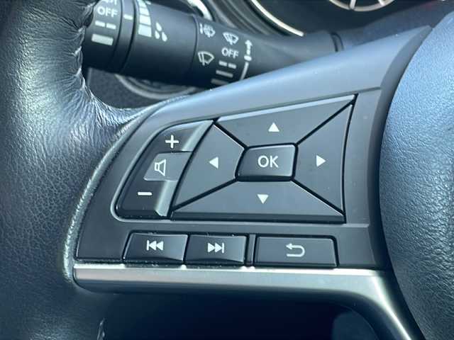 日産 エクストレイル 20X 山口県 2017(平29)年 6.5万km ブリリアントホワイトパール ワンオーナー/フリップダウンモニター/純正9インチナビ/・Bluetooth/・フルセグテレビ/・DVD再生/ETC/エマージェンシーブレーキ/クリアランスソナー/バックカメラ/純正LEDヘッドライト/オートライト/純正アルミホイール/純正フロアマット/ドアバイザー/プッシュスタート/スマートキー/スペアキー有/取扱説明書/保証書