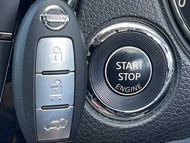 日産 エクストレイル 20X 山口県 2017(平29)年 6.5万km ブリリアントホワイトパール ワンオーナー/フリップダウンモニター/純正9インチナビ/・Bluetooth/・フルセグテレビ/・DVD再生/ETC/エマージェンシーブレーキ/クリアランスソナー/バックカメラ/純正LEDヘッドライト/オートライト/純正アルミホイール/純正フロアマット/ドアバイザー/プッシュスタート/スマートキー/スペアキー有/取扱説明書/保証書