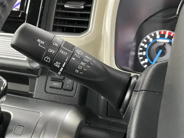 スズキ クロスビー HYBRID MZ 香川県 2017(平29)年 7万km ミネラルグレーM 登録時走行距離69444km/パイオニア製8型メモリナビ【AVIC-RL902】/（フルセグTV/Bluetooth/DVD/iPod/MSV）/バックカメラ/前方ドライブレコーダー【DRY-ST5100】/セーフティサポート/・デュアルセンサーブレーキサポート（衝突軽減）/・車線逸脱警報機能/後方コーナーセンサー/クルーズコントロール/前席シートヒーター/革巻きステアリング/ステアリングスイッチ/パドルシフト/オートライト/LEDヘッドライト/LEDフォグライト/ETC/純正16インチアルミホイール/純正フロアマット/純正ドアバイザー/後席パーソナルテーブル/ISOFIX/ウィンカー付電動格納ミラー