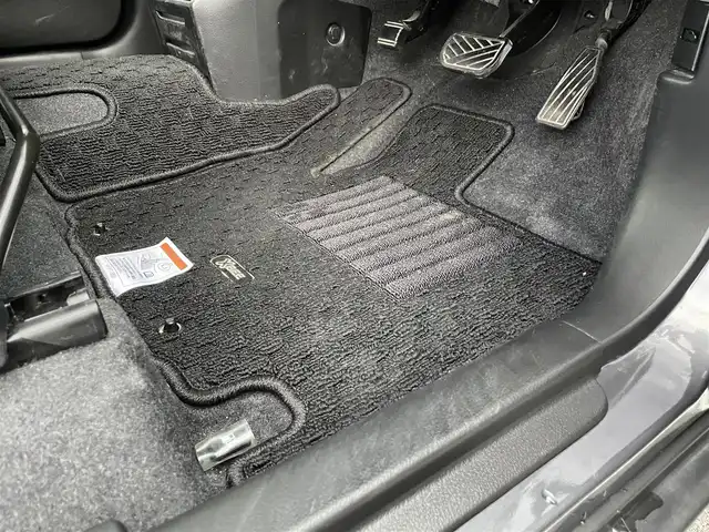 スズキ クロスビー HYBRID MZ 香川県 2017(平29)年 7万km ミネラルグレーM 登録時走行距離69444km/パイオニア製8型メモリナビ【AVIC-RL902】/（フルセグTV/Bluetooth/DVD/iPod/MSV）/バックカメラ/前方ドライブレコーダー【DRY-ST5100】/セーフティサポート/・デュアルセンサーブレーキサポート（衝突軽減）/・車線逸脱警報機能/後方コーナーセンサー/クルーズコントロール/前席シートヒーター/革巻きステアリング/ステアリングスイッチ/パドルシフト/オートライト/LEDヘッドライト/LEDフォグライト/ETC/純正16インチアルミホイール/純正フロアマット/純正ドアバイザー/後席パーソナルテーブル/ISOFIX/ウィンカー付電動格納ミラー