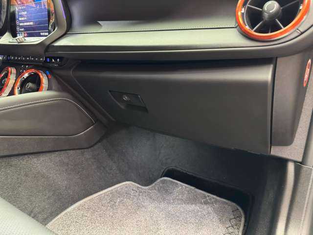 シボレー カマロ LT RS ヘリテージエディション 千葉県 2020(令2)年 1.9万km ＤグリーンＭ ３０台限定車　/クルコン　/ＨＵＤ　/黒革シート　/ＣａｒＰｌａｙ　/ＢＯＳＥサウンド　/ディスプレイオーディオ　/Ｂｌｕｅｔｏｏｔｈ接続　/Ｂカメラ　/シートＨ　/ベンチレーション　/ステアリングヒーター　/１オーナー