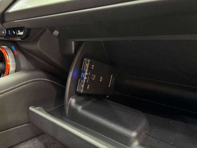 シボレー カマロ LT RS ヘリテージエディション 千葉県 2020(令2)年 1.9万km ＤグリーンＭ ３０台限定車　/クルコン　/ＨＵＤ　/黒革シート　/ＣａｒＰｌａｙ　/ＢＯＳＥサウンド　/ディスプレイオーディオ　/Ｂｌｕｅｔｏｏｔｈ接続　/Ｂカメラ　/シートＨ　/ベンチレーション　/ステアリングヒーター　/１オーナー