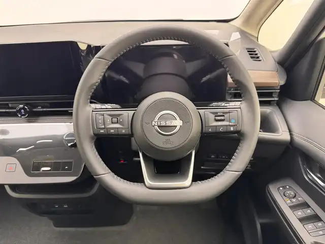 日産 セレナ e－パワー ハイウェイスター V 兵庫県 2025(令7)年 0.1千km プリズムホワイト ・登録済未使用車　/・純正メモリナビ　/（USB/Bluetooth/フルセグTV/HDMI)/・純正ディスプレイオーディオ/・純正フリップダウンモニター　/・インテリジェントルームミラー　/・純正前後ドライブレコーダー/・アラウンドビューモニター/・コーナーセンサー　/・プロパイロット　/・エマージェンシーブレーキ　/・両側パワースライドドア/・ACC/・LKA/・BSTC/・ビルトインETC2.0/・ワイヤレス充電/・オートハイビーム/・LEDヘッドライト/・LEDフォグランプ/・純正1６インチAW/・スペアキー×１