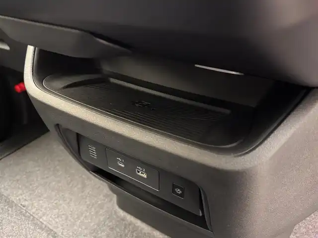 日産 セレナ e－パワー ハイウェイスター V 兵庫県 2025(令7)年 0.1千km プリズムホワイト ・登録済未使用車　/・純正メモリナビ　/（USB/Bluetooth/フルセグTV/HDMI)/・純正ディスプレイオーディオ/・純正フリップダウンモニター　/・インテリジェントルームミラー　/・純正前後ドライブレコーダー/・アラウンドビューモニター/・コーナーセンサー　/・プロパイロット　/・エマージェンシーブレーキ　/・両側パワースライドドア/・ACC/・LKA/・BSTC/・ビルトインETC2.0/・ワイヤレス充電/・オートハイビーム/・LEDヘッドライト/・LEDフォグランプ/・純正1６インチAW/・スペアキー×１