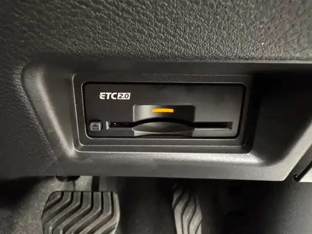 日産 セレナ e－パワー ハイウェイスター V 兵庫県 2025(令7)年 0.1千km プリズムホワイト ・登録済未使用車　/・純正メモリナビ　/（USB/Bluetooth/フルセグTV/HDMI)/・純正ディスプレイオーディオ/・純正フリップダウンモニター　/・インテリジェントルームミラー　/・純正前後ドライブレコーダー/・アラウンドビューモニター/・コーナーセンサー　/・プロパイロット　/・エマージェンシーブレーキ　/・両側パワースライドドア/・ACC/・LKA/・BSTC/・ビルトインETC2.0/・ワイヤレス充電/・オートハイビーム/・LEDヘッドライト/・LEDフォグランプ/・純正1６インチAW/・スペアキー×１