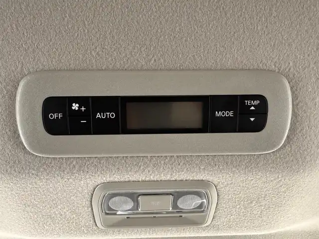 日産 セレナ e－パワー ハイウェイスター V 兵庫県 2025(令7)年 0.1千km プリズムホワイト ・登録済未使用車　/・純正メモリナビ　/（USB/Bluetooth/フルセグTV/HDMI)/・純正ディスプレイオーディオ/・純正フリップダウンモニター　/・インテリジェントルームミラー　/・純正前後ドライブレコーダー/・アラウンドビューモニター/・コーナーセンサー　/・プロパイロット　/・エマージェンシーブレーキ　/・両側パワースライドドア/・ACC/・LKA/・BSTC/・ビルトインETC2.0/・ワイヤレス充電/・オートハイビーム/・LEDヘッドライト/・LEDフォグランプ/・純正1６インチAW/・スペアキー×１