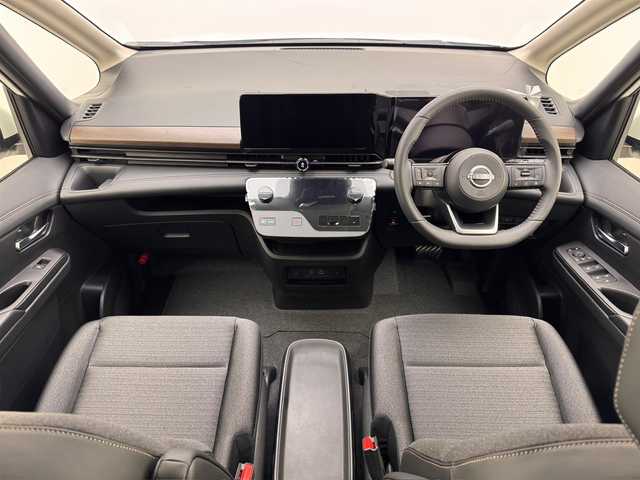 日産 セレナ e－パワー ハイウェイスター V 兵庫県 2025(令7)年 0.1千km プリズムホワイト ・登録済未使用車　/・純正メモリナビ　/（USB/Bluetooth/フルセグTV/HDMI)/・純正ディスプレイオーディオ/・純正フリップダウンモニター　/・インテリジェントルームミラー　/・純正前後ドライブレコーダー/・アラウンドビューモニター/・コーナーセンサー　/・プロパイロット　/・エマージェンシーブレーキ　/・両側パワースライドドア/・ACC/・LKA/・BSTC/・ビルトインETC2.0/・ワイヤレス充電/・オートハイビーム/・LEDヘッドライト/・LEDフォグランプ/・純正1６インチAW/・スペアキー×１