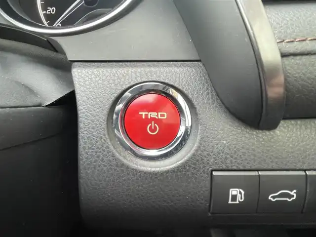 トヨタ カムリ G レザーパッケージ 佐賀県 2017(平29)年 7.4万km エモーショナルレッド TRDフルエアロ/トヨタセーフティセンス/・プリクラッシュセーフティ/・レーンディパーチャーアラート/・レーダークルーズコントロール/・オートマチックハイビーム/インテリジェントクリアランスソナー/ブラインドスポットモニター/リアクロストラフィックアラート/純正SDナビ/・バックカメラ/・フルセグTV/BT/CD/DVD/・TVキャンセラー/純正ドラレコ/純正18インチAW/レザーシート/前席パワーシート/前席シートヒーター/LEDヘッドライト/フォグランプ/プッシュスタート/電動パーキングスイッチ/取扱説明書/保証書