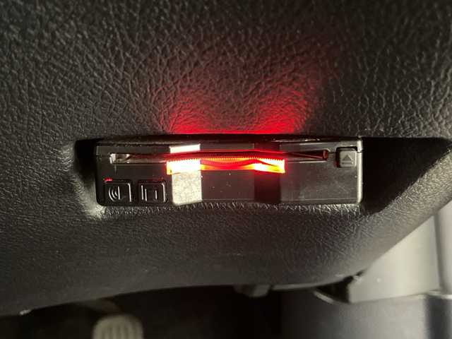 トヨタ シエンタ G クエロ 宮崎県 2017(平29)年 5万km クールボルドーガラスフレーク 禁煙車/社外8型SDナビゲーション/フルセグ　Bluetooth　CD DVD/両側電動スライドドア/ETC/ドライブレコーダー/セーフティセンス/プリクラッシュセーフティシステム/レーンディパーチャーアラート/オートハイビーム/先行車発進告知機能/前後ソナー/アイドリングストップ/革巻きステアリング/ステアリングスイッチ/ハーフレザーシート/プッシュスタート/スマートキー/LEDヘッドランプ/オートライト/フロントフォグランプ/電格ミラー