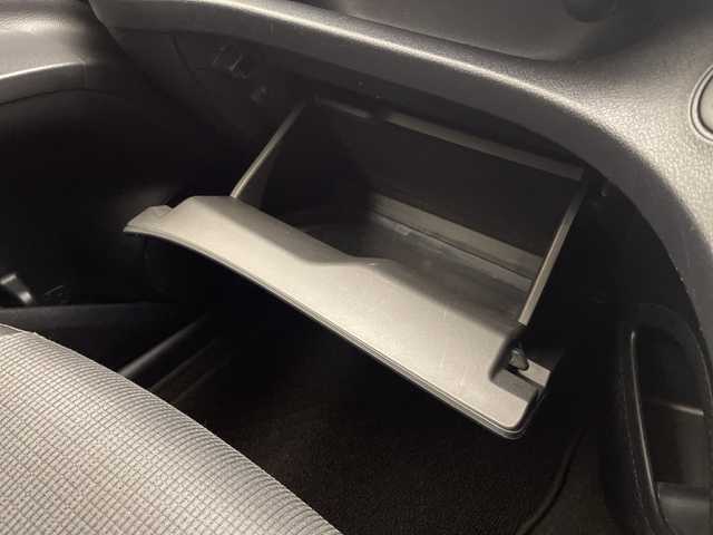 トヨタ シエンタ G クエロ 宮崎県 2017(平29)年 5万km クールボルドーガラスフレーク 禁煙車/社外8型SDナビゲーション/フルセグ　Bluetooth　CD DVD/両側電動スライドドア/ETC/ドライブレコーダー/セーフティセンス/プリクラッシュセーフティシステム/レーンディパーチャーアラート/オートハイビーム/先行車発進告知機能/前後ソナー/アイドリングストップ/革巻きステアリング/ステアリングスイッチ/ハーフレザーシート/プッシュスタート/スマートキー/LEDヘッドランプ/オートライト/フロントフォグランプ/電格ミラー