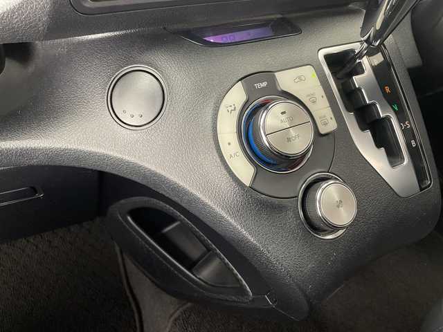 トヨタ シエンタ G クエロ 宮崎県 2017(平29)年 5万km クールボルドーガラスフレーク 禁煙車/社外8型SDナビゲーション/フルセグ　Bluetooth　CD DVD/両側電動スライドドア/ETC/ドライブレコーダー/セーフティセンス/プリクラッシュセーフティシステム/レーンディパーチャーアラート/オートハイビーム/先行車発進告知機能/前後ソナー/アイドリングストップ/革巻きステアリング/ステアリングスイッチ/ハーフレザーシート/プッシュスタート/スマートキー/LEDヘッドランプ/オートライト/フロントフォグランプ/電格ミラー