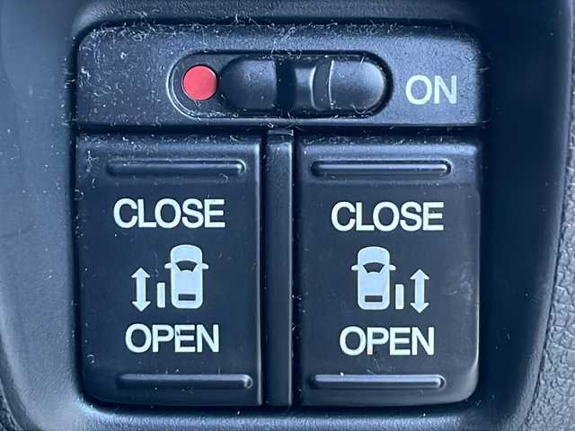 ホンダ Ｎ ＢＯＸ SSパッケージ 岐阜県 2015(平27)年 10万km プレミアムホワイトパール 禁煙車/純正ナビ/フルセグTV/Bluetooth/４WD/両側パワースライドドア/シートヒーター/カーテンエアバッグ/アイドリングストップ/社外ETC/純正アルミホイール/純正フロアマット/プッシュスタート/スマートキー