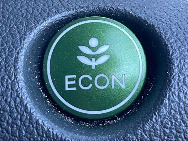 ホンダ Ｎ ＢＯＸ SSパッケージ 岐阜県 2015(平27)年 10万km プレミアムホワイトパール 禁煙車/純正ナビ/フルセグTV/Bluetooth/４WD/両側パワースライドドア/シートヒーター/カーテンエアバッグ/アイドリングストップ/社外ETC/純正アルミホイール/純正フロアマット/プッシュスタート/スマートキー