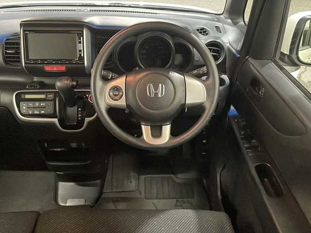 ホンダ Ｎ ＢＯＸ SSパッケージ 岐阜県 2015(平27)年 10万km プレミアムホワイトパール 禁煙車/純正ナビ/フルセグTV/Bluetooth/４WD/両側パワースライドドア/シートヒーター/カーテンエアバッグ/アイドリングストップ/社外ETC/純正アルミホイール/純正フロアマット/プッシュスタート/スマートキー