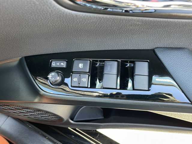 トヨタ プリウス Sツーリングセレクション 三重県 2021(令3)年 5.1万km アティチュードブラックマイカ ９型ナビ　/全方位カメラ　/レザーシート　/シートヒータークーラー　/ＬＥＤライト　/純正フロアマット　/デジタルインナーミラー　/衝突軽減　/前後ドラレコ　/ＥＴＣ　/１００Ｖ充電　/禁煙車　/オートハイビーム/クルコン