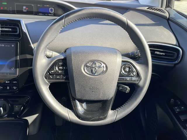 トヨタ プリウス Sツーリングセレクション 三重県 2021(令3)年 5.1万km アティチュードブラックマイカ ９型ナビ　/全方位カメラ　/レザーシート　/シートヒータークーラー　/ＬＥＤライト　/純正フロアマット　/デジタルインナーミラー　/衝突軽減　/前後ドラレコ　/ＥＴＣ　/１００Ｖ充電　/禁煙車　/オートハイビーム/クルコン