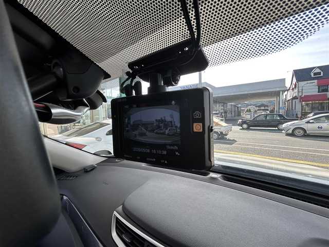日産 エクストレイル ハイブリッド 20X エマージェンシーブレーキ 兵庫県 2015(平27)年 12.8万km ブリリアントホワイトパール パートタイム4WD/純正ナビ/(CD/DVD/BT/AUX/iPod)/フルセグテレビ/バックカメラ/ETC/前後ドライブレコーダー/デジタルインナーミラー/前席シートヒーター/カプロンシート/オートライト/LEDヘッドライト/フォグランプ/革巻きステアリング/ステアリングリモコン/電動リアゲート/電動格納ミラー/純正ドアバイザー/純正アルミ17インチ