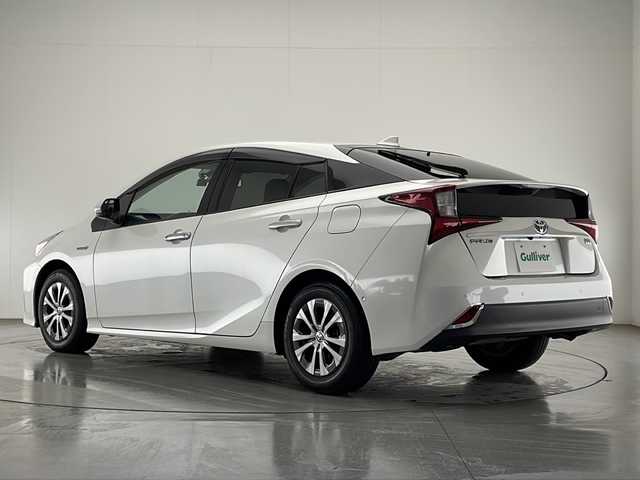 トヨタ プリウス A プレミアム 宮崎県 2019(令1)年 5.4万km ホワイトパールクリスタルシャイン Toyota Safety Sense/〇プリクラシュセーフティ/〇レーンディパーチャーアラート/〇ブラインドスポットモニター/〇リアクロストラフィックアラート/〇パーキングサポートブレーキ/〇レーダークルーズコントロール/〇クリアランスソナー/〇オートマチックハイビーム/〇ヘッドアップディスプレイ/純正11.6型メーカーナビ/JBLサウンドシステム/フルセグTV/バックカメラ/レザーシート/パワーシート/シートヒーター/シートベンチレーション/インテリジェントパーキングアシスト/AC100V電源/LEDヘッドライト/ビルトインETC2.0/前後ドライブレコーダー/保証書