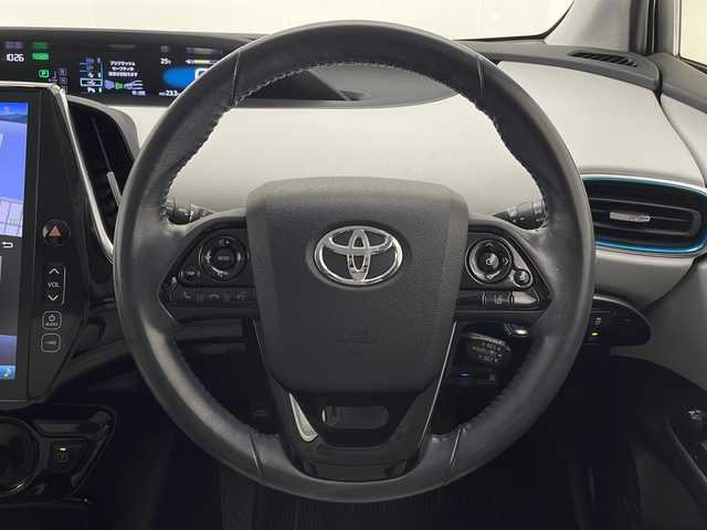 トヨタ プリウス A プレミアム 宮崎県 2019(令1)年 5.4万km ホワイトパールクリスタルシャイン Toyota Safety Sense/〇プリクラシュセーフティ/〇レーンディパーチャーアラート/〇ブラインドスポットモニター/〇リアクロストラフィックアラート/〇パーキングサポートブレーキ/〇レーダークルーズコントロール/〇クリアランスソナー/〇オートマチックハイビーム/〇ヘッドアップディスプレイ/純正11.6型メーカーナビ/JBLサウンドシステム/フルセグTV/バックカメラ/レザーシート/パワーシート/シートヒーター/シートベンチレーション/インテリジェントパーキングアシスト/AC100V電源/LEDヘッドライト/ビルトインETC2.0/前後ドライブレコーダー/保証書