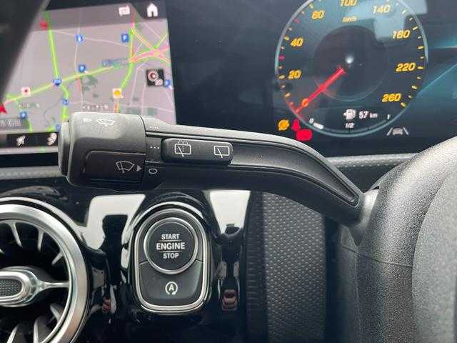 メルセデス・ベンツ Ａ２００ｄ AMGライン 埼玉県 2020(令2)年 3.2万km マウンテングレー １オーナー/純正HDDナビ/(Bluetooth/USB/フルセグ)/レザーエクスクルーシブパッケージ/アドバンスドパッケージ/レーダーセーフティーパッケージ/３６０度カメラ/アダプティブクルーズコントロール/ブラインドスポットモニター/ヘッドアップディスプレイ/ＬＥＤ