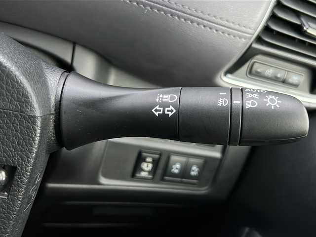 日産 セレナ e－パワー ハイウェイスター V 福岡県 2021(令3)年 8万km ダイヤモンドブラック 純正７インチメモリナビ（MJ320D-W）/（AM/FM/CD/DVD/BT/フルセグTV）/プロパイロット/クルーズコントロール/レーンアシスト/エマージェンシーブレーキ/デジタルインナーミラー/フリップダウンモニター/両側パワースライドドア/コーナーセンサー/ウォークスルー/ふらつき警報/速度標識表示/道路標識表示/駐車支援/衝突軽減システム/横滑り防止装置/純正フロアマット/純正１６インチアルミホイール/純正LEDヘッドライト/アイドリングストップ/スマートキー/プッシュスタートボタン/ETC