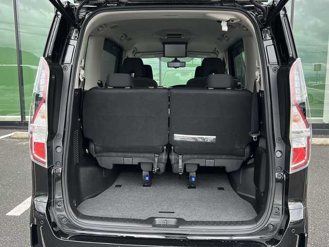 日産 セレナ e－パワー ハイウェイスター V 福岡県 2021(令3)年 8万km ダイヤモンドブラック 純正７インチメモリナビ（MJ320D-W）/（AM/FM/CD/DVD/BT/フルセグTV）/プロパイロット/クルーズコントロール/レーンアシスト/エマージェンシーブレーキ/デジタルインナーミラー/フリップダウンモニター/両側パワースライドドア/コーナーセンサー/ウォークスルー/ふらつき警報/速度標識表示/道路標識表示/駐車支援/衝突軽減システム/横滑り防止装置/純正フロアマット/純正１６インチアルミホイール/純正LEDヘッドライト/アイドリングストップ/スマートキー/プッシュスタートボタン/ETC