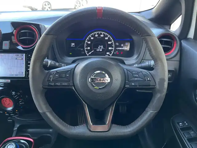 日産 ノート e－パワーニスモ S 山梨県 2018(平30)年 5万km パール 社外ナビ（CN-RE05WD）/(CD/DVD/SD/BT/フルセグTV)/全周囲カメラ/アダプティブクルーズコントロール/デジタルインナーミラー/衝突被害軽減ブレーキ/レーンキープアシスト/オートハイビーム/前後コーナーセンサー/ETC/LEDヘッドライト/AUTOライト/前方ドライブレコーダー/リア5面フィルム施工/新車時保証書/取扱説明書/スペアキー/記録簿（H31/3、R2/10、R3/10、R5/10）