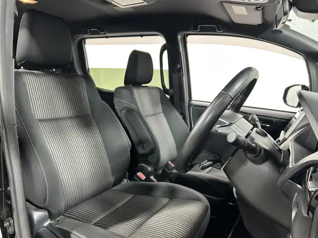 トヨタ ヴォクシー ZS 煌Ⅱ 大阪府 2019(令1)年 2.4万km ブラック 純正9incナビ(フルセグ/DVD再生/Bluetooth) バックカメラ 後席モニター ETC 両側パワースライドドア 衝突軽減 クルコン クリアランスソナー トヨタセーフティセンス ドラレコ