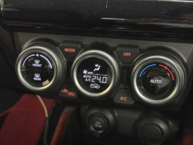 スズキ スイフト スポーツ セーフティPKG 三重県 2018(平30)年 3.7万km チャンピオンイエロー プレミアムガソリン・ターボ/FF/6F/純正 7インチ『サイバーナビ』 AVIC-CWS900ZS2/（CD/DVD/FM/AM/Bluetooth/USB/HDMI/MSV/SD/TV/AUX）/ETC/スズキセーフティサポート/・デュアルセンサーブレーキサポート/・車線逸脱抑制機能/・車線逸脱警報機能/・ふらつき警報機能/・アダプティブクルーズコントロール（ACC）/・標識認識機能（車両進入禁止、はみ出し通行禁止、最高速度）/装備/・シートヒーター（D）/・オートエアコン/・オートライト/・LED ヘッドライト/・フロント＆リヤフォグライト/・ハイビームアシスト/・プッシュスタート/・ステアリングスイッチ/・純正17inAW/・スマートキーx2/・保/取/ナビ取/など