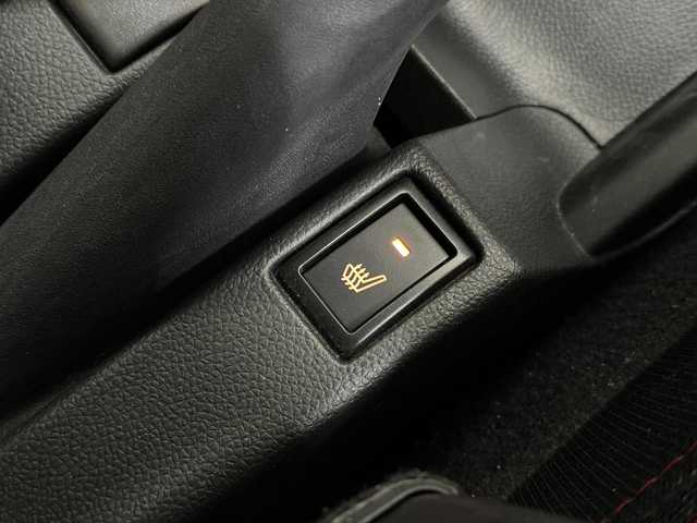 スズキ スイフト スポーツ セーフティPKG 三重県 2018(平30)年 3.7万km チャンピオンイエロー プレミアムガソリン・ターボ/FF/6F/純正 7インチ『サイバーナビ』 AVIC-CWS900ZS2/（CD/DVD/FM/AM/Bluetooth/USB/HDMI/MSV/SD/TV/AUX）/ETC/スズキセーフティサポート/・デュアルセンサーブレーキサポート/・車線逸脱抑制機能/・車線逸脱警報機能/・ふらつき警報機能/・アダプティブクルーズコントロール（ACC）/・標識認識機能（車両進入禁止、はみ出し通行禁止、最高速度）/装備/・シートヒーター（D）/・オートエアコン/・オートライト/・LED ヘッドライト/・フロント＆リヤフォグライト/・ハイビームアシスト/・プッシュスタート/・ステアリングスイッチ/・純正17inAW/・スマートキーx2/・保/取/ナビ取/など