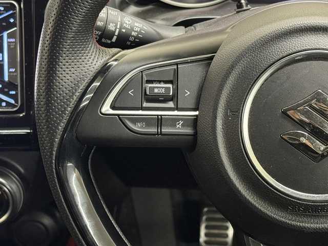 スズキ スイフト スポーツ セーフティPKG 三重県 2018(平30)年 3.7万km チャンピオンイエロー プレミアムガソリン・ターボ/FF/6F/純正 7インチ『サイバーナビ』 AVIC-CWS900ZS2/（CD/DVD/FM/AM/Bluetooth/USB/HDMI/MSV/SD/TV/AUX）/ETC/スズキセーフティサポート/・デュアルセンサーブレーキサポート/・車線逸脱抑制機能/・車線逸脱警報機能/・ふらつき警報機能/・アダプティブクルーズコントロール（ACC）/・標識認識機能（車両進入禁止、はみ出し通行禁止、最高速度）/装備/・シートヒーター（D）/・オートエアコン/・オートライト/・LED ヘッドライト/・フロント＆リヤフォグライト/・ハイビームアシスト/・プッシュスタート/・ステアリングスイッチ/・純正17inAW/・スマートキーx2/・保/取/ナビ取/など