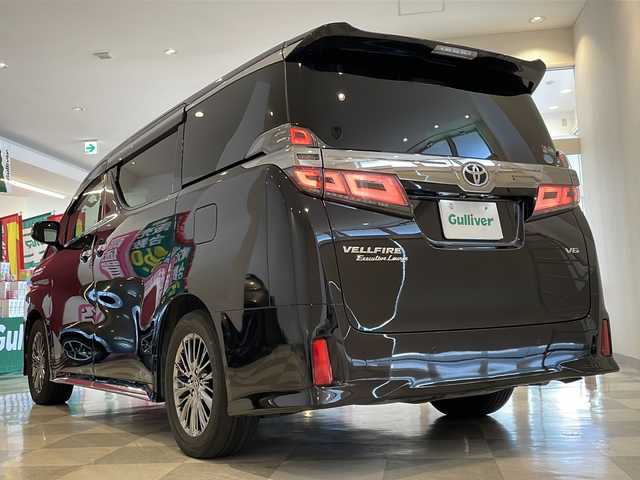 トヨタ ヴェルファイア エグゼクティブ ラウンジ Z 福井県 2018(平30)年 5.3万km バーニングブラッククリスタルシャインガラスフレーク 純正10.5インチSDナビ/フルセグTV/アラウンドビューモニター/フリップダウンモニター/トヨタセーフティセンス/・プリクラッシュセーフティ/・レーントレーシングアシスト/・レーダークルーズコントロール/・レーンディパーチャーアラート/・オートマチックハイビーム/・ロードサインアシスト/・プロアクティブドライビングアシスト/・フロントクロストラフィックアラート/・レーンチェンジアシスト/ブラインドスポットモニター/JBLプレミアムサウンドシステム/前後ドライブレコーダー/ETC2.0/両側パワースライドドア/パワーバックドア/ステアリングヒーター/1・2列目シートヒーター/1・2列目シートクーラー/1・2列目パワーシート/デジタルインナーミラー/100V電源/MTモード付AT/レザーシート/オートライト/3眼LEDヘッドライト/純正17インチアルミホイール/純正フロアマット/ステアリングスイッチ/プッシュスタート/スマートキー