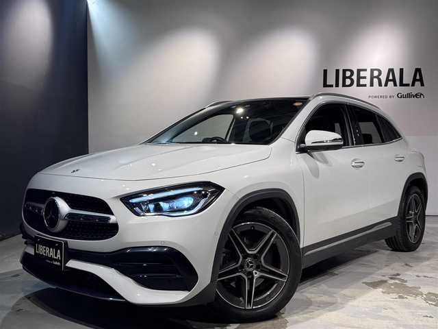 メルセデス・ベンツ ＧＬＡ２００ｄ 4マチック AMGライン 道央・札幌 2021(令3)年 2.3万km デジタルホワイト AMGライン/・AMGスタイリングパッケージ/（フロントスポイラー、サイド＆リアスカート）/・Mercedes-Benzロゴ付きブレーキキャリパー（フロント）/・ステンレスアクセル＆ブレーキペダル（ラバースタッド付）/・本革巻マルチファンクションスポーツステアリング（パドルシフト付）/・レザーDINAMICAシート（レッドステッチ入）/・カーボン調インテリアトリム/・スポーツコンフォートサスペンション/・１９インチAMG５スポークアルミホイール/・マルチビームLEDヘッドライト/・アダプティブハイビームアシスト・プラス/・アンビエントライト（６４色）/・ダイレクトステアリング/パノラミックスライディングルーフ/レーダーセーフティpkg/・アクティブディスタンスアシスト・ディストロニック/・アクティブブレーキアシスト/・緊急回避補助システム/・渋滞時緊急ブレーキ機能/・アクティブブラインドスポットアシスト/・アクティブレーンキーピングアシスト/メモリー付フルパワーシート（D/N）/シートヒーター（前席）/３６０度カメラ/キーレスゴー/オートライト/レインセンサー/・保証書、取扱説明書（有）/・スペアキー×１