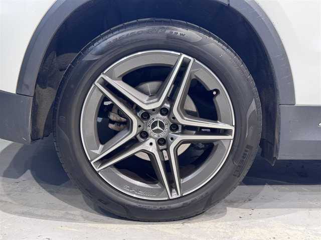 メルセデス・ベンツ ＧＬＡ２００ｄ 4マチック AMGライン 道央・札幌 2021(令3)年 2.3万km デジタルホワイト AMGライン/・AMGスタイリングパッケージ/（フロントスポイラー、サイド＆リアスカート）/・Mercedes-Benzロゴ付きブレーキキャリパー（フロント）/・ステンレスアクセル＆ブレーキペダル（ラバースタッド付）/・本革巻マルチファンクションスポーツステアリング（パドルシフト付）/・レザーDINAMICAシート（レッドステッチ入）/・カーボン調インテリアトリム/・スポーツコンフォートサスペンション/・１９インチAMG５スポークアルミホイール/・マルチビームLEDヘッドライト/・アダプティブハイビームアシスト・プラス/・アンビエントライト（６４色）/・ダイレクトステアリング/パノラミックスライディングルーフ/レーダーセーフティpkg/・アクティブディスタンスアシスト・ディストロニック/・アクティブブレーキアシスト/・緊急回避補助システム/・渋滞時緊急ブレーキ機能/・アクティブブラインドスポットアシスト/・アクティブレーンキーピングアシスト/メモリー付フルパワーシート（D/N）/シートヒーター（前席）/３６０度カメラ/キーレスゴー/オートライト/レインセンサー/・保証書、取扱説明書（有）/・スペアキー×１