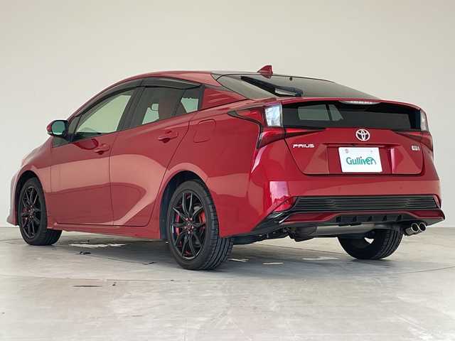 トヨタ プリウス S ツーリングセレクション 愛知県 2021(令3)年 1.7万km エモーショナルレッドⅡ プリクラッシュセーフティー/純正9型ナビ ＳＤカードなし/全方位カメラ/レーダークルーズコントロール/シートヒーター/フルセグ/CD DVD/Bluetooth/バックカメラ/コーナーセンサー/アルミホイール/ステアリングヒーター/オートマチックハイビーム/ETC/ステアリングスイッチ/スマートキー/プッシュスタート