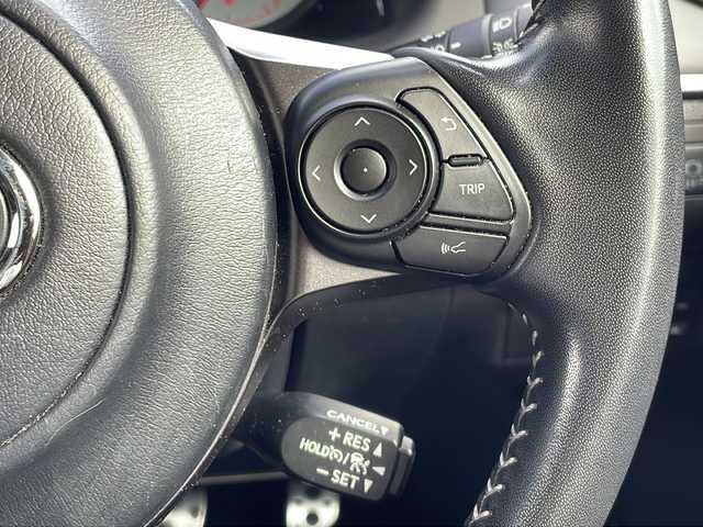 トヨタ ハリアー エレガンス GRスポーツ 山口県 2020(令2)年 3.8万km ホワイトパールクリスタルシャイン ワンオーナー/純正9インチナビ/・フルセグテレビ/・Bluetooth/・AM/FM/CD/DVD/バックカメラ/ETC/ドライブレコーダー/トヨタセーフティセンス/・プリクラッシュセーフティ/・レーンディパーチャーアラート/・オートマチックハイビーム/・レーダークルーズコントロール/D席パワーシート/純正LEDヘッドライト/スマートキー/スペアキー/純正フロアマット/サイドバイザー/アイドリングストップ/純正19インチAW