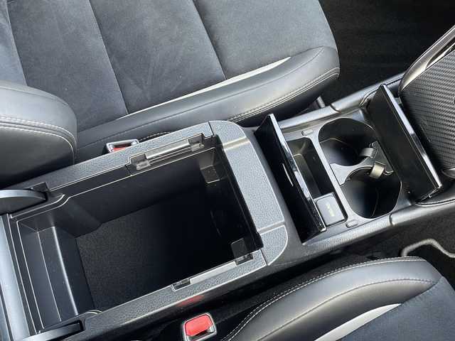 トヨタ ハリアー エレガンス GRスポーツ 山口県 2020(令2)年 3.8万km ホワイトパールクリスタルシャイン ワンオーナー/純正9インチナビ/・フルセグテレビ/・Bluetooth/・AM/FM/CD/DVD/バックカメラ/ETC/ドライブレコーダー/トヨタセーフティセンス/・プリクラッシュセーフティ/・レーンディパーチャーアラート/・オートマチックハイビーム/・レーダークルーズコントロール/D席パワーシート/純正LEDヘッドライト/スマートキー/スペアキー/純正フロアマット/サイドバイザー/アイドリングストップ/純正19インチAW