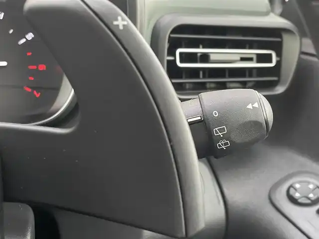 シトロエン シトロエン ベルランゴ シャイン XTRパック 東京都 2020(令2)年 1万km サーブル AppleCarPlay/AndroidAuto/ブラインドスポットモニター/レーンキープアシスト/アダプティブクルーズコントロール/インテリジェントハイビーム/アンビエンスライト/パドルシフト/パノラマガラスルーフ/ブラックドアミラー/ブラックリアスポイラー/ブラックルーフレール/サイドカメラ/バックカメラ/ISOFIX/スマートキー/プッシュスタート/ETC/オーバーヘッドコンソール/シートバックテーブル