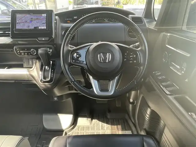 ホンダ Ｎ ＢＯＸ カスタム G EX ターボ ホンダセンシング 福岡県 2018(平30)年 8.5万km プレミアムグラマラスブロンズP (株)IDOMが運営する【じしゃロン八幡西店】の自社ローン専用車両になります。こちらは現金またはオートローンご利用時の価格です。自社ローンご希望の方は別途その旨お申付け下さい/社外ナビ AVN-D7/TV/CD/DVD/BT/バックカメラ/ホンダセンシング/両側パワースライドドア/ETC/ドライブレコーダー