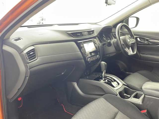 日産 エクストレイル ハイブリッド 20X エマージェンシーブレーキ 兵庫県 2017(平29)年 11.7万km プレミアムコロナオレンジ ・サンルーフ/・プロパイロット/・エマージェンシーブレーキ/・後側方車両検知警報/・ふらつき警報/・進入禁止警報/・フロント、リアソナー/・移動物検知機能/・BSM/・メーカーオプションナビ/・フルセグ＆BT＆USB＆DVD/・アラウンドビューモニター/・デジタルインナーミラー/・ステアリングリモコン/・電子パーキング/・オートホールド/・ミラーヒーター/・パワーバックドア/・スマートキー/・プッシュスタート/・フロアマット/・LEDライト/・純正17インチアルミホイール/・ルーフレール