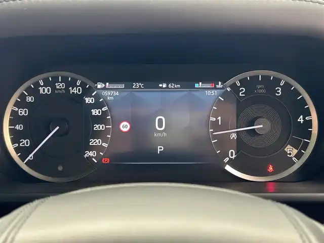 ランドローバー ランドローバー ディフェンダー 110X 宮城県 2022(令4)年 6万km グレー ４WD/サンルーフ/エアサスパック/・電子エアサスペンション/ファミリーパック/・３列シート/・プレミアムエアコンディショナー/・エアクオリティセンサー/コンフォート＆コンビニエンスパック/・急冷クーラーボックス/・ワイヤレスデバイスチャージング/ブラインドスポットアシスト/純正１１インチナビ/・TV/Bluetooth/HDMI/・全方位カメラ/・MERIDIANサウンド/・ALPINE後席モニター２台/・純正ドライブレコーダー/・ETC2.0/デジタルインナーミラー/ヘッドアップディスプレイ/電子パーキング/・オートホールド/アイドリングストップ/ブラックレザーシート/・エアシート（運転席/助手席）/・シートヒーター（運転席/助手席）/・パワーシート（運転席/助手席）/・シートメモリー（運転席/助手席）/プレミアムインテリアアップグレード/プッシュスタート/・スマートキー/LEDヘッドライト/・オートライト/・フォグランプ/背面タイヤ/ルーフレール/純正フロアマット/純正２１インチアルミホイール