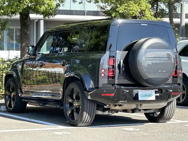 ランドローバー ランドローバー ディフェンダー 110X 宮城県 2022(令4)年 6万km グレー ４WD/サンルーフ/エアサスパック/・電子エアサスペンション/ファミリーパック/・３列シート/・プレミアムエアコンディショナー/・エアクオリティセンサー/コンフォート＆コンビニエンスパック/・急冷クーラーボックス/・ワイヤレスデバイスチャージング/ブラインドスポットアシスト/純正１１インチナビ/・TV/Bluetooth/HDMI/・全方位カメラ/・MERIDIANサウンド/・ALPINE後席モニター２台/・純正ドライブレコーダー/・ETC2.0/デジタルインナーミラー/ヘッドアップディスプレイ/電子パーキング/・オートホールド/アイドリングストップ/ブラックレザーシート/・エアシート（運転席/助手席）/・シートヒーター（運転席/助手席）/・パワーシート（運転席/助手席）/・シートメモリー（運転席/助手席）/プレミアムインテリアアップグレード/プッシュスタート/・スマートキー/LEDヘッドライト/・オートライト/・フォグランプ/背面タイヤ/ルーフレール/純正フロアマット/純正２１インチアルミホイール