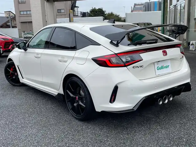 ホンダ シビック タイプR 神奈川県 2025(令7)年 0.1千km チャンピオンシップホワイト ワンオーナー/純正メモリーナビ・地デジTV/バックモニター/純正19インチAW/ブレンボブレーキ/LEDヘッドライト/ホンダセンシング/レーダークルーズコントロール/衝突軽減ブレーキ/LKA/BSM/純正USB/BT再生/ビルトインETC2.0/純正ゴムマット(前のみ)/プッシュスタート/スマートキー×2/保証書・取説あり