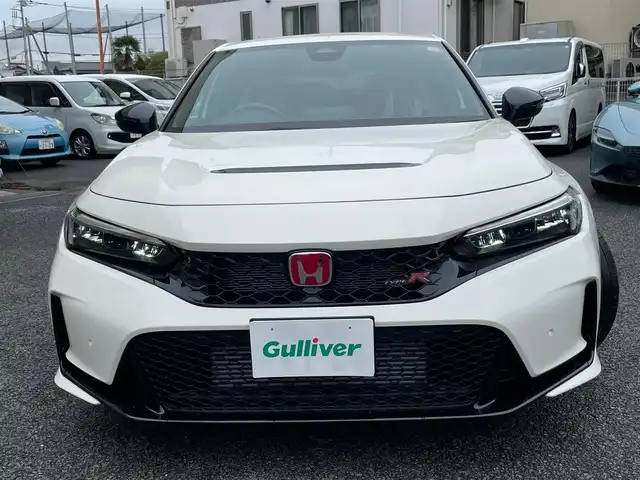 ホンダ シビック タイプR 神奈川県 2025(令7)年 0.1千km チャンピオンシップホワイト ワンオーナー/純正メモリーナビ・地デジTV/バックモニター/純正19インチAW/ブレンボブレーキ/LEDヘッドライト/ホンダセンシング/レーダークルーズコントロール/衝突軽減ブレーキ/LKA/BSM/純正USB/BT再生/ビルトインETC2.0/純正ゴムマット(前のみ)/プッシュスタート/スマートキー×2/保証書・取説あり