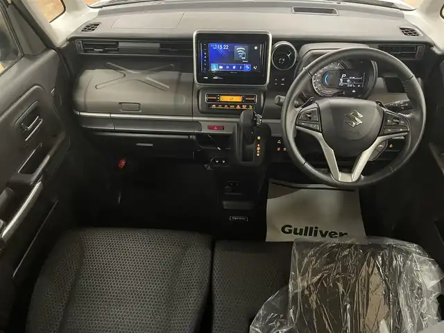 スズキ スペーシア ギア HYBRID XZターボ 道央・札幌 2023(令5)年 1.4万km シフォンアイボリーM ワンオーナー/4WDターボ/衝突軽減ブレーキ/純正14インチAW/ルーフキャリアベース（THULE製）/レーンキープアシスト/横滑り防止/アイドリングストップ/クリアランスソナー/両側パワースライドドア/ヘッドアップディスプレイ/レーダークルーズコントロール/パドルシフト/ディスプレイオーディオ/Bluetooth/CD/DVD/AUX/USB/バックカメラ/ビルトインETC/ドライブレコーダー（前方のみ）/LEDヘッドライト/フォグランプ/スマートキー×2/USBポート×2/シートヒーター（D/N）/サーキュレーター/社外AW付スタッドレスセット積込み/　155/65/14　2022年製6mm/保証書/取扱説明書