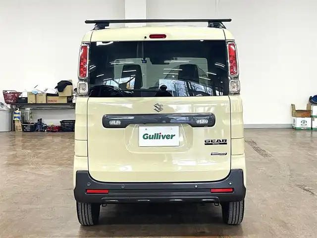 スズキ スペーシア ギア HYBRID XZターボ 道央・札幌 2023(令5)年 1.4万km シフォンアイボリーM ワンオーナー/4WDターボ/衝突軽減ブレーキ/純正14インチAW/ルーフキャリアベース（THULE製）/レーンキープアシスト/横滑り防止/アイドリングストップ/クリアランスソナー/両側パワースライドドア/ヘッドアップディスプレイ/レーダークルーズコントロール/パドルシフト/ディスプレイオーディオ/Bluetooth/CD/DVD/AUX/USB/バックカメラ/ビルトインETC/ドライブレコーダー（前方のみ）/LEDヘッドライト/フォグランプ/スマートキー×2/USBポート×2/シートヒーター（D/N）/サーキュレーター/社外AW付スタッドレスセット積込み/　155/65/14　2022年製6mm/保証書/取扱説明書