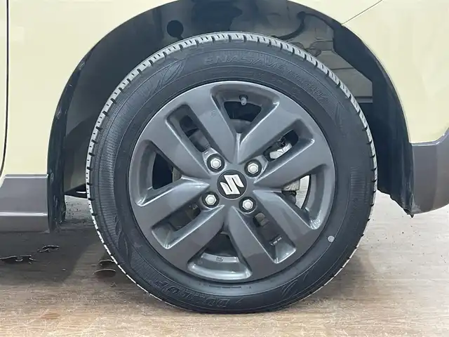 スズキ スペーシア ギア HYBRID XZターボ 道央・札幌 2023(令5)年 1.4万km シフォンアイボリーM ワンオーナー/4WDターボ/衝突軽減ブレーキ/純正14インチAW/ルーフキャリアベース（THULE製）/レーンキープアシスト/横滑り防止/アイドリングストップ/クリアランスソナー/両側パワースライドドア/ヘッドアップディスプレイ/レーダークルーズコントロール/パドルシフト/ディスプレイオーディオ/Bluetooth/CD/DVD/AUX/USB/バックカメラ/ビルトインETC/ドライブレコーダー（前方のみ）/LEDヘッドライト/フォグランプ/スマートキー×2/USBポート×2/シートヒーター（D/N）/サーキュレーター/社外AW付スタッドレスセット積込み/　155/65/14　2022年製6mm/保証書/取扱説明書