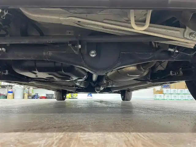 スズキ スペーシア ギア HYBRID XZターボ 道央・札幌 2023(令5)年 1.4万km シフォンアイボリーM ワンオーナー/4WDターボ/衝突軽減ブレーキ/純正14インチAW/ルーフキャリアベース（THULE製）/レーンキープアシスト/横滑り防止/アイドリングストップ/クリアランスソナー/両側パワースライドドア/ヘッドアップディスプレイ/レーダークルーズコントロール/パドルシフト/ディスプレイオーディオ/Bluetooth/CD/DVD/AUX/USB/バックカメラ/ビルトインETC/ドライブレコーダー（前方のみ）/LEDヘッドライト/フォグランプ/スマートキー×2/USBポート×2/シートヒーター（D/N）/サーキュレーター/社外AW付スタッドレスセット積込み/　155/65/14　2022年製6mm/保証書/取扱説明書