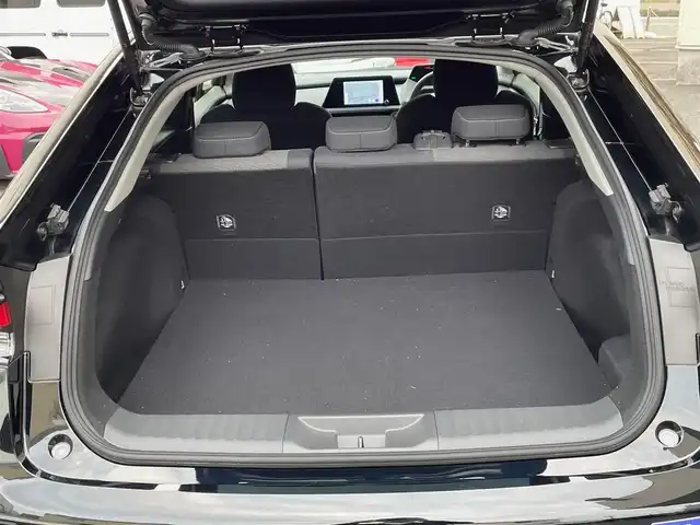 トヨタ プリウス G 神奈川県 2024(令6)年 2.6万km アティチュードブラックマイカ ワンオーナー/純正メモリナビ/地デジTV/パノラマモニター/ビルトインETC2.0/純正USB/Bluetooth/Miracast/前席シートヒーター/トヨタセーフティセンス/レーダークルーズコントロール/PCS/LDA/BSM/PDA/RCTA/PKSB/RSA/コーナーセンサー/純正19インチAW/LEDライト/オートハイビーム/前後ドライブレコーダー/AC100V/プッシュスタート/スマートキー×2/R6/7年ディーラー整備記録/保証書・ユーザーガイド